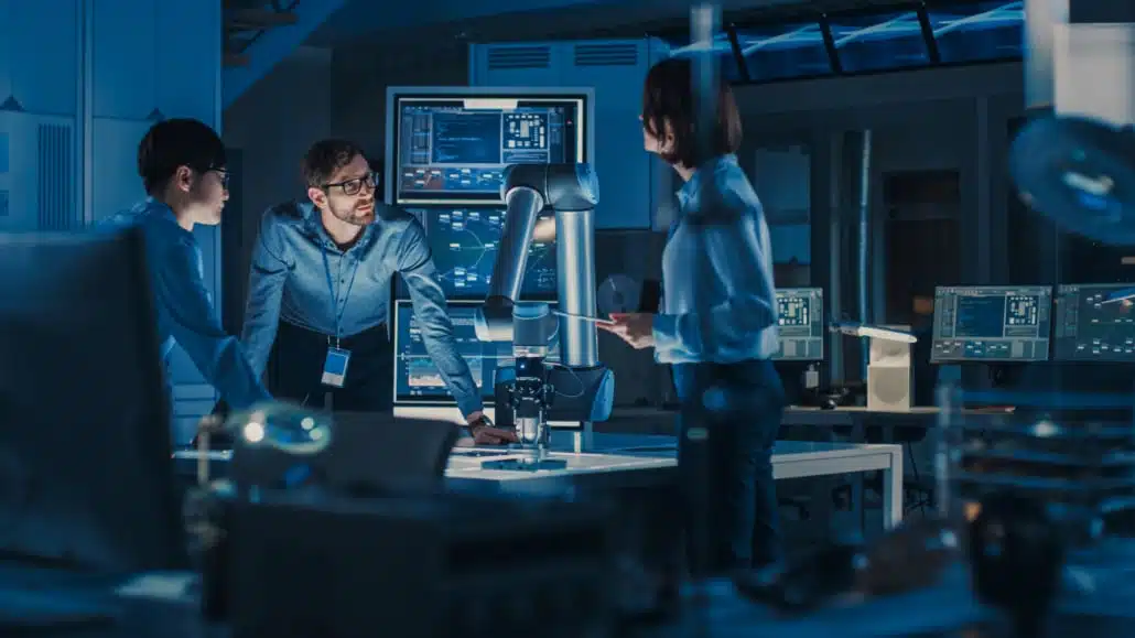 Medewerkers zijn aan het werk met een CAD-software