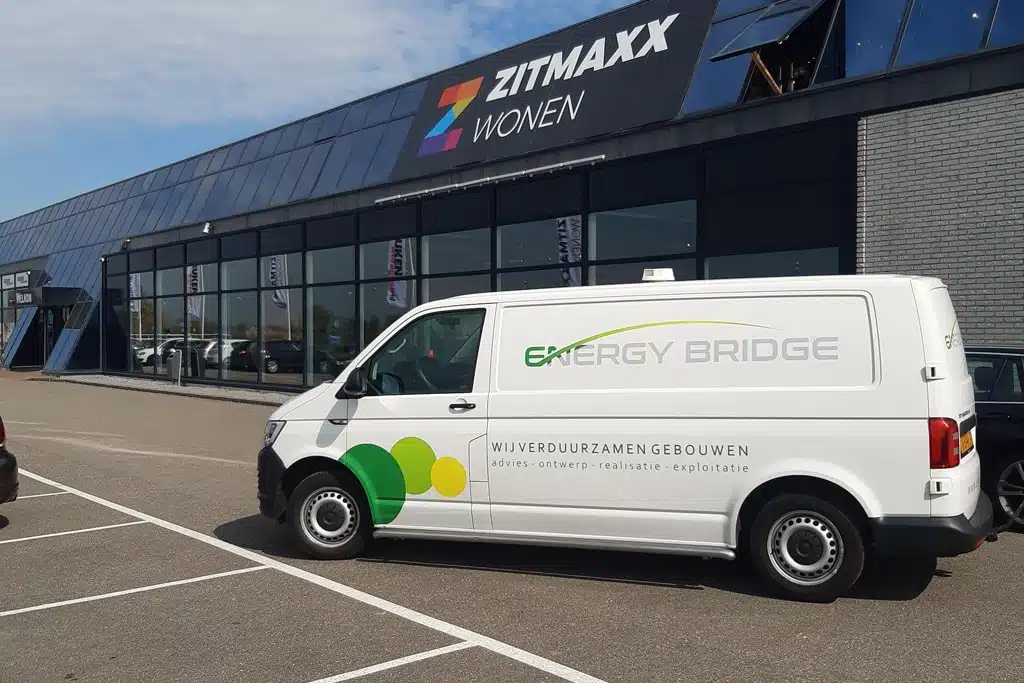 Een foto van de servicebus van Energy Bridge
